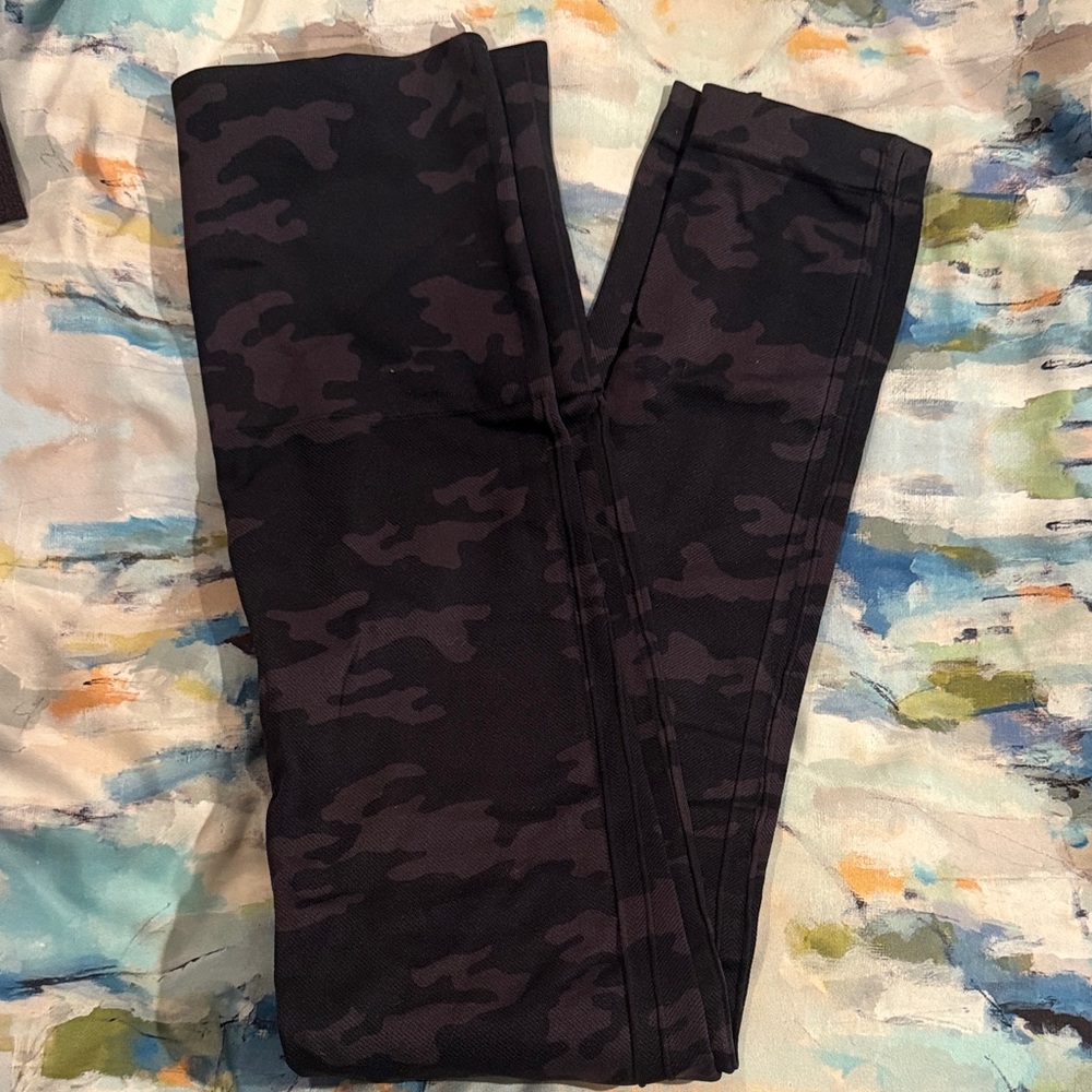 SPANX Charcoal Camo Seamless Leggings